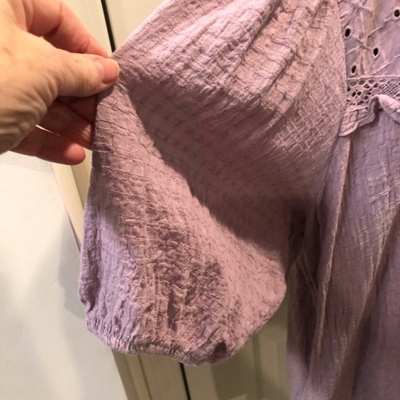Knox Rose 1X Purple Gauze Eyelet Ruffled Blouse Button Up Wood Buttons - Picture 5 of 7
